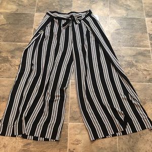 Buffalo Wide Leg With Waist to Bottom Split Pants